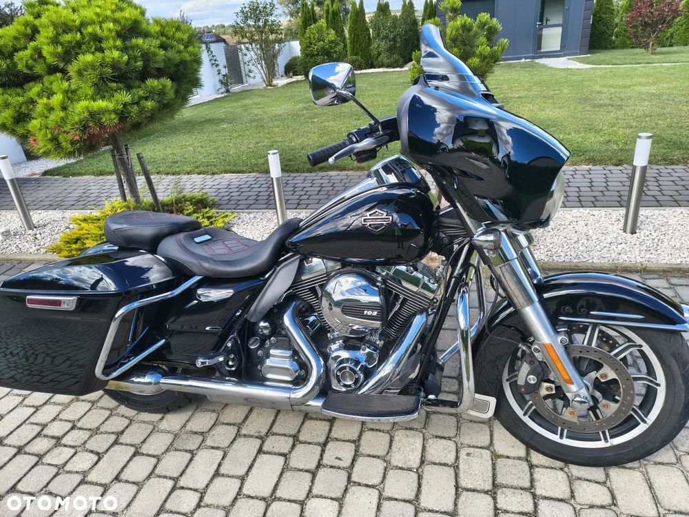 Harley-Davidson Touring Street Glide - 13