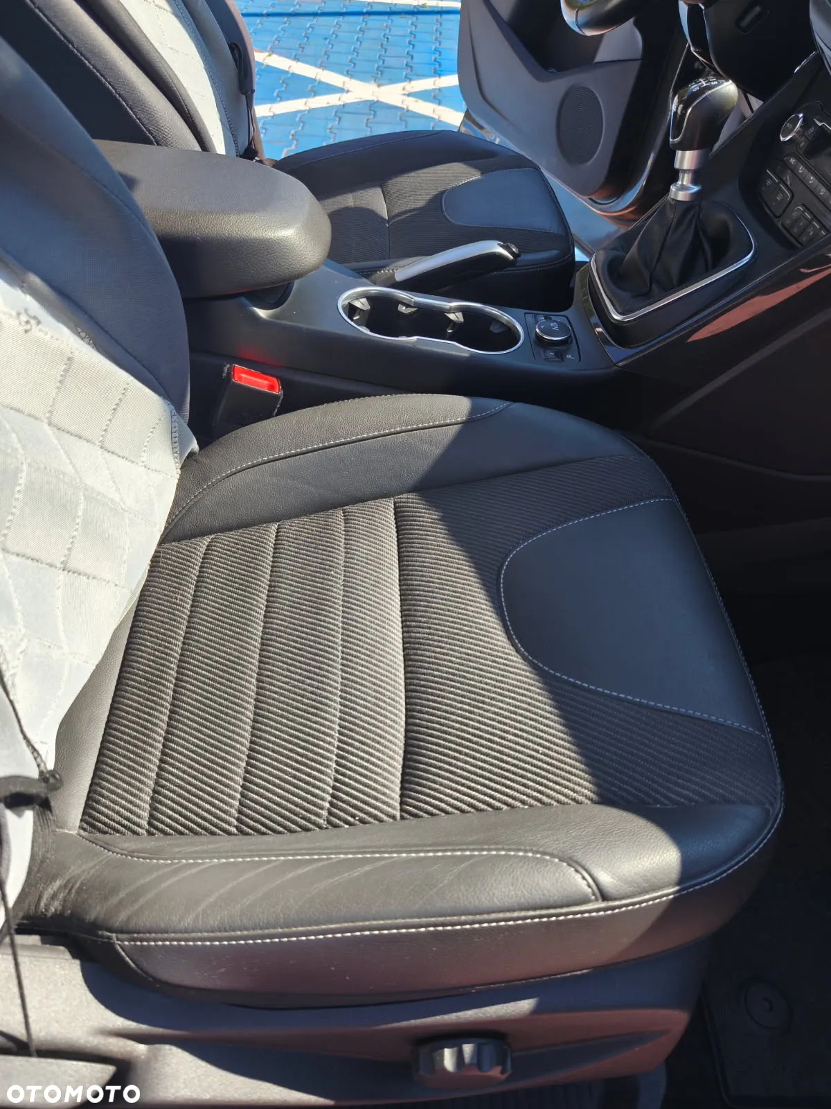 Ford Kuga 2.0 TDCi FWD Titanium - 25