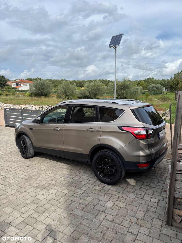Ford Kuga 1.5 EcoBoost 2x4 Titanium - 2