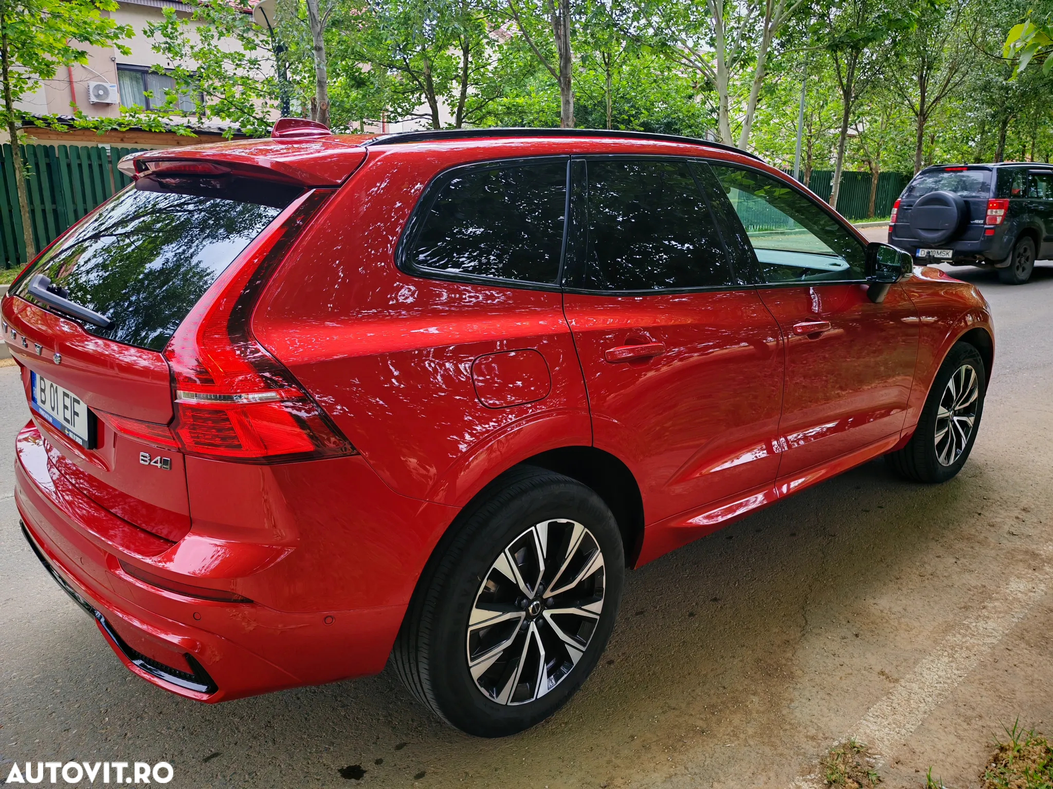 Volvo XC 60 B4 MHEV AT AWD Plus Dark - 4
