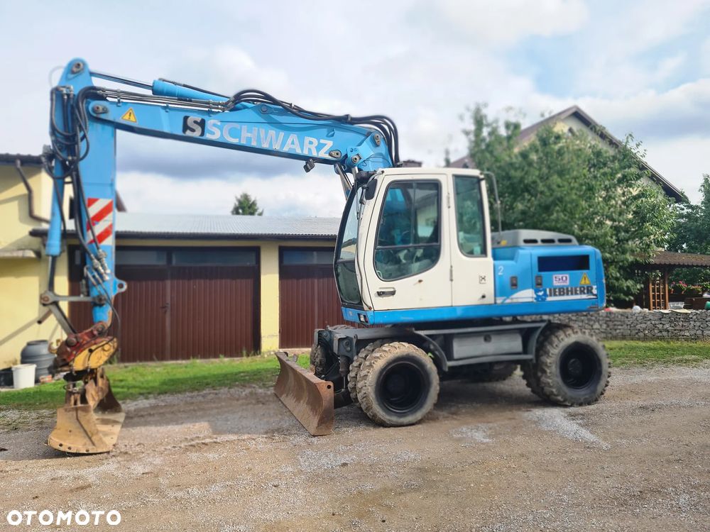 Liebherr A 900C