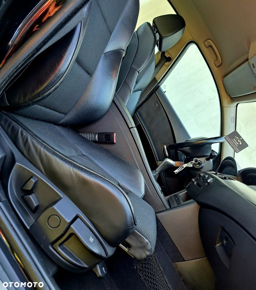 BMW Seria 5 523i - 12