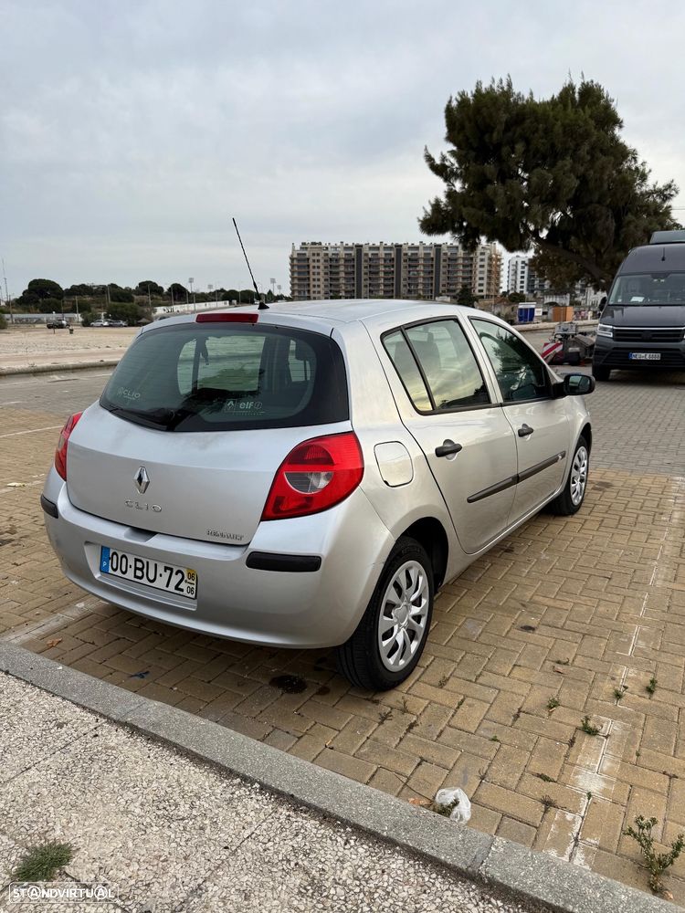 Renault Clio - 6