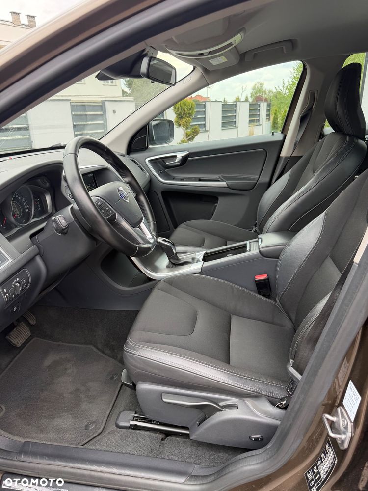 Volvo XC 60 D4 Geartronic Momentum - 12