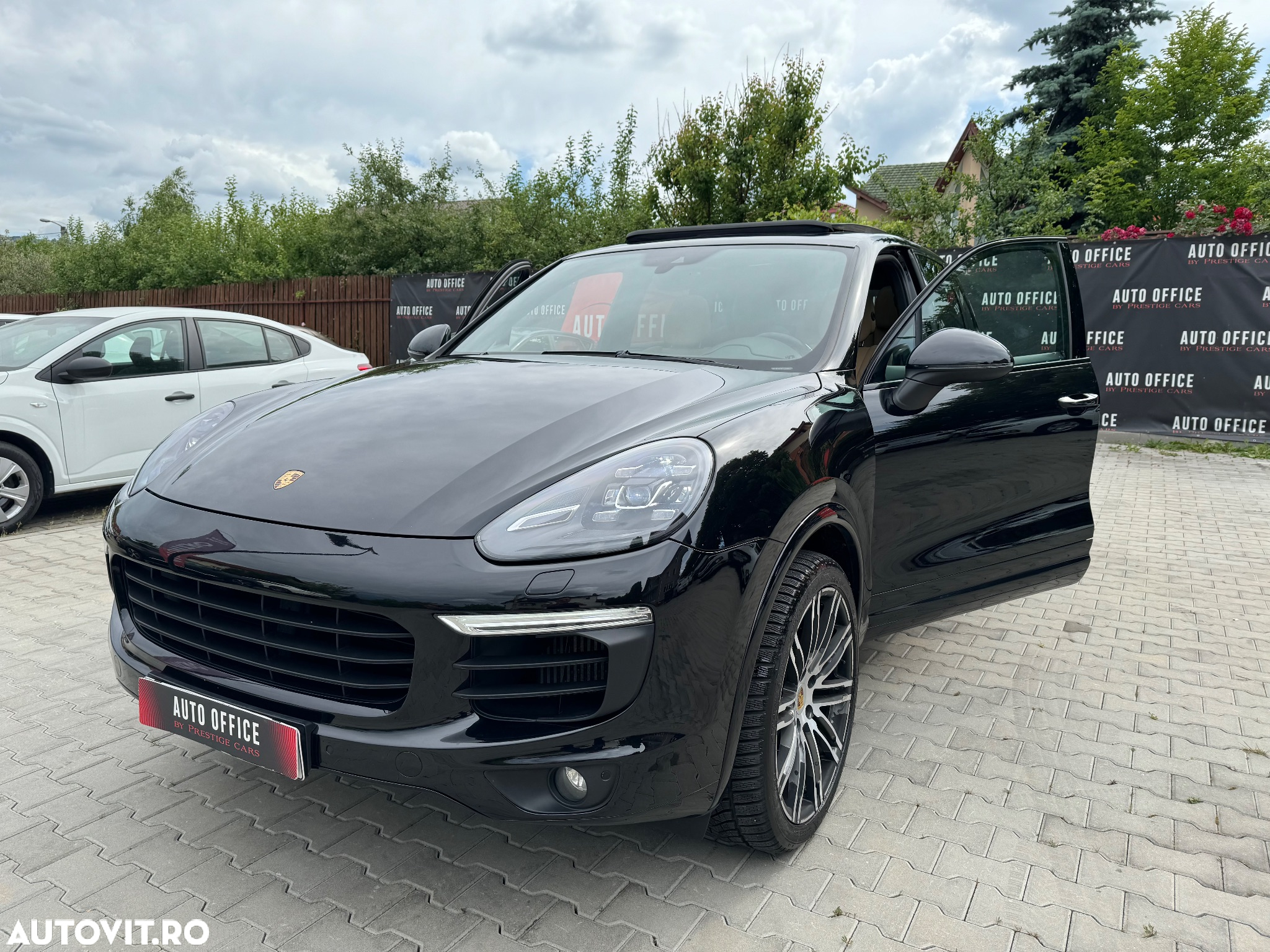 Porsche Cayenne 3.0 L - 12