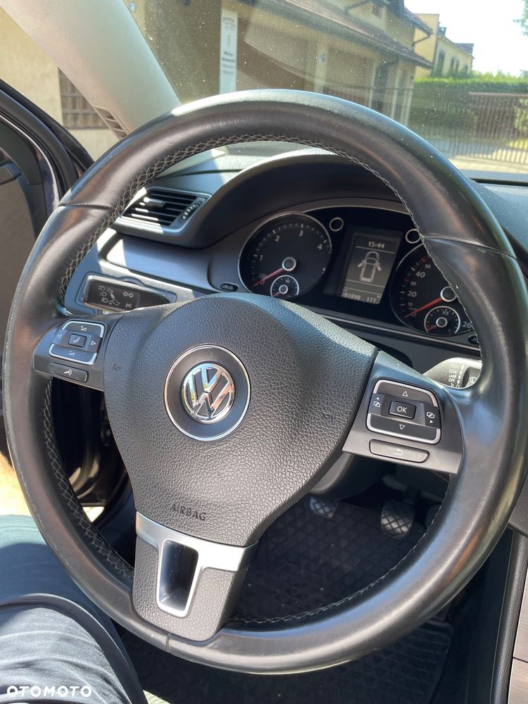 Volkswagen Passat 1.6 TDI Comfortline - 15