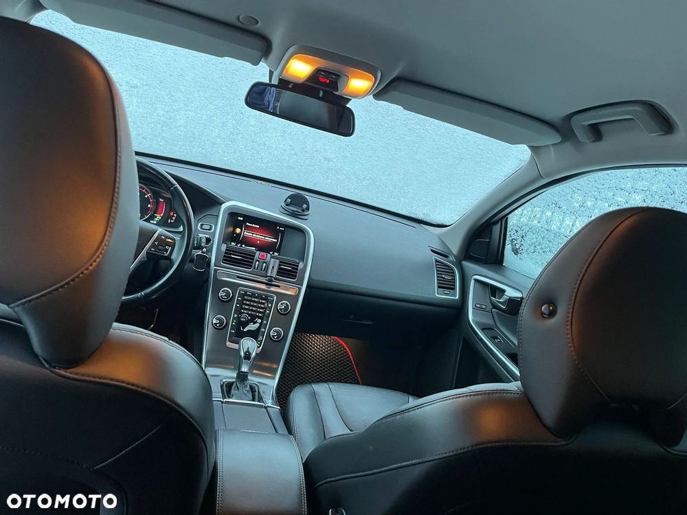 Volvo XC 60 D4 AWD Summum - 8