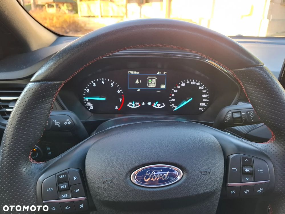 Ford Focus 1.0 EcoBoost ST-Line Business - 11