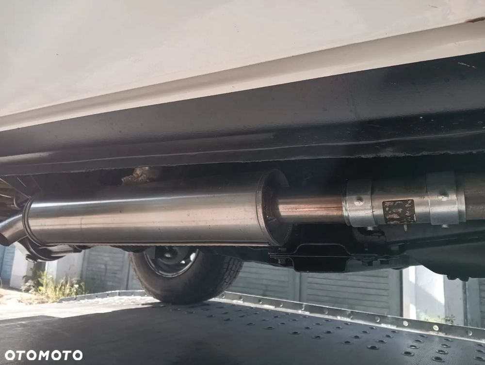 Toyota Land Cruiser - 13