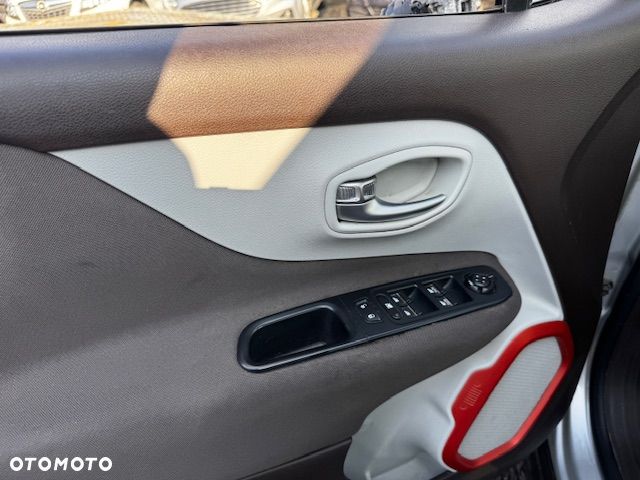 Jeep Renegade - 25