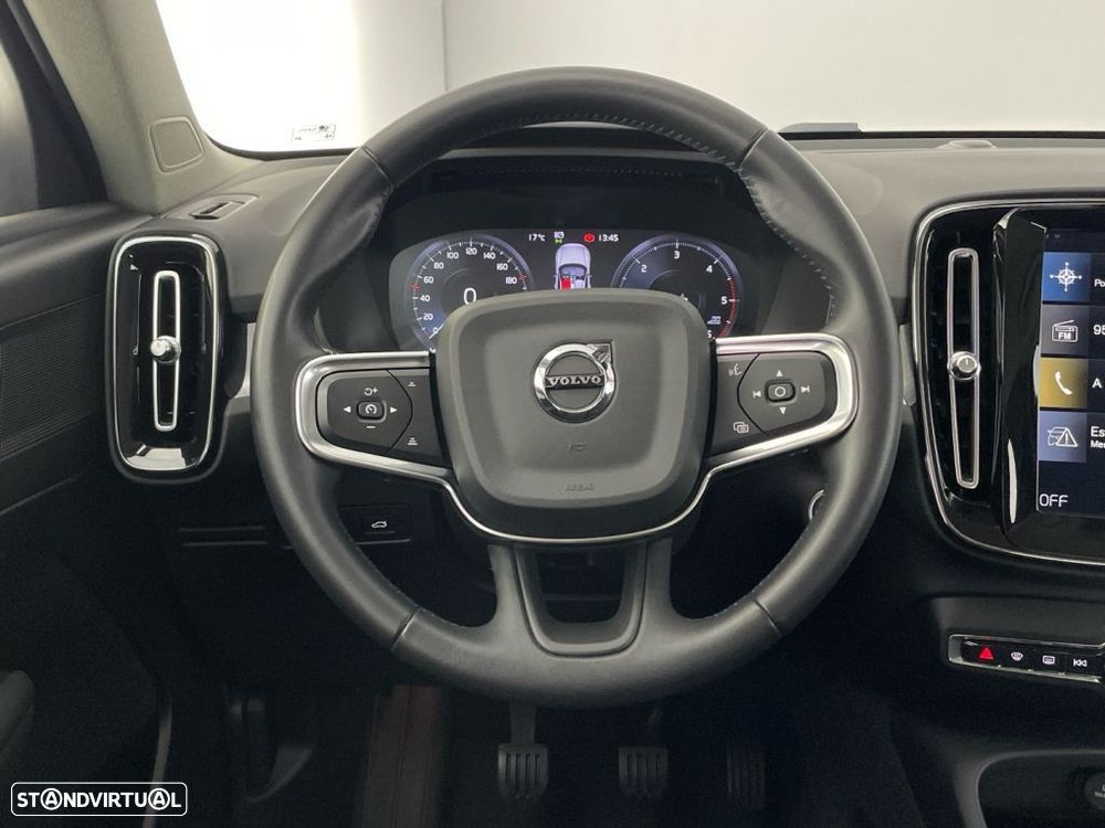 Volvo XC 40 2.0 D3 Momentum — fotografia 14