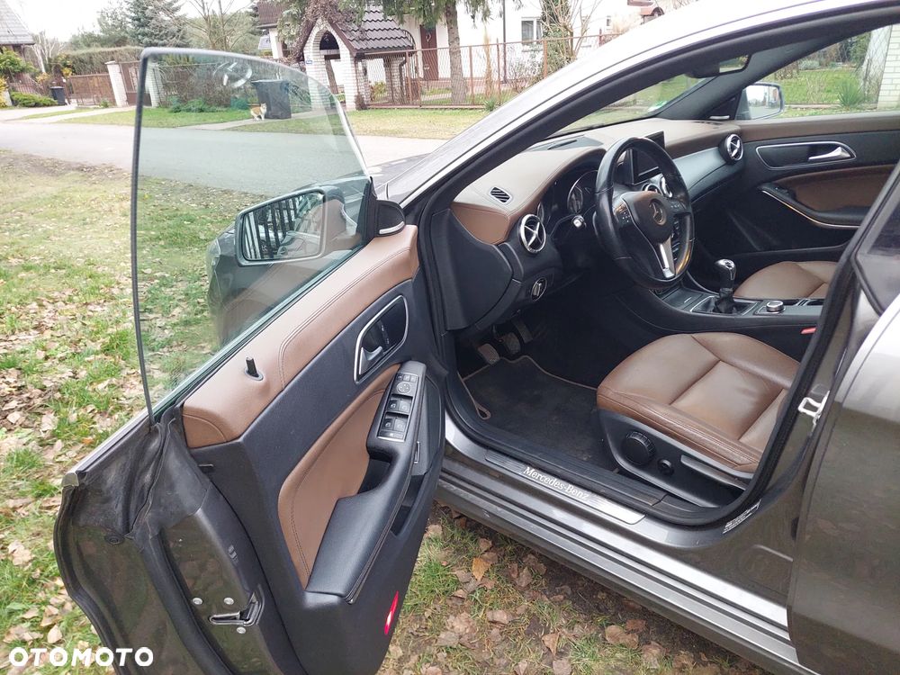 Mercedes-Benz CLA 200 Peak Edition - 8