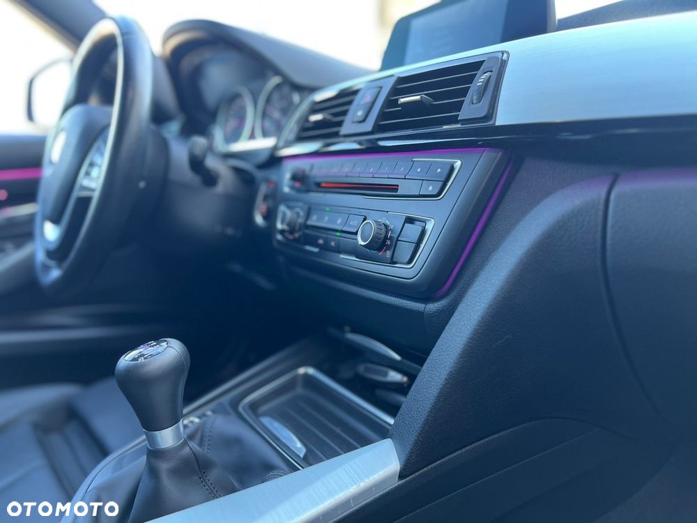 BMW Seria 3 318d Sport Line - 27