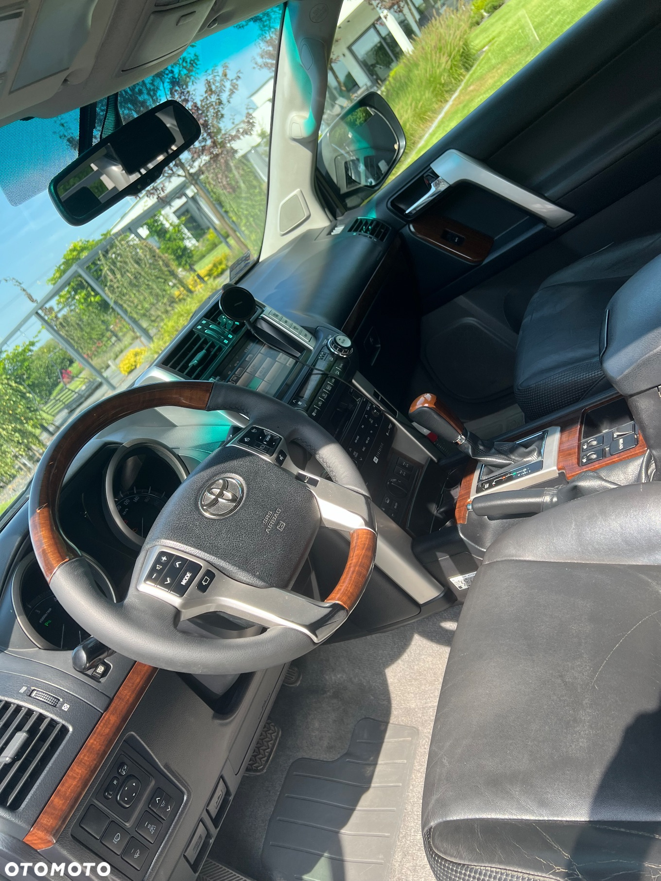 Toyota Land Cruiser - 9
