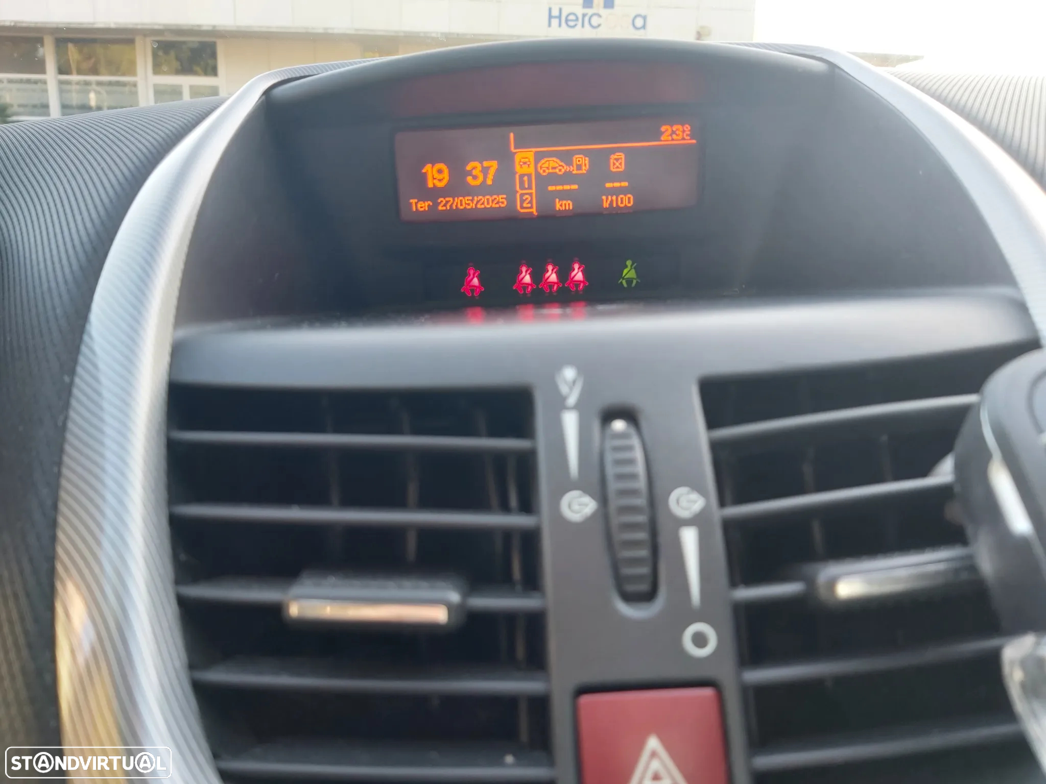 Peugeot 207 1.4 HDi Premium - 14