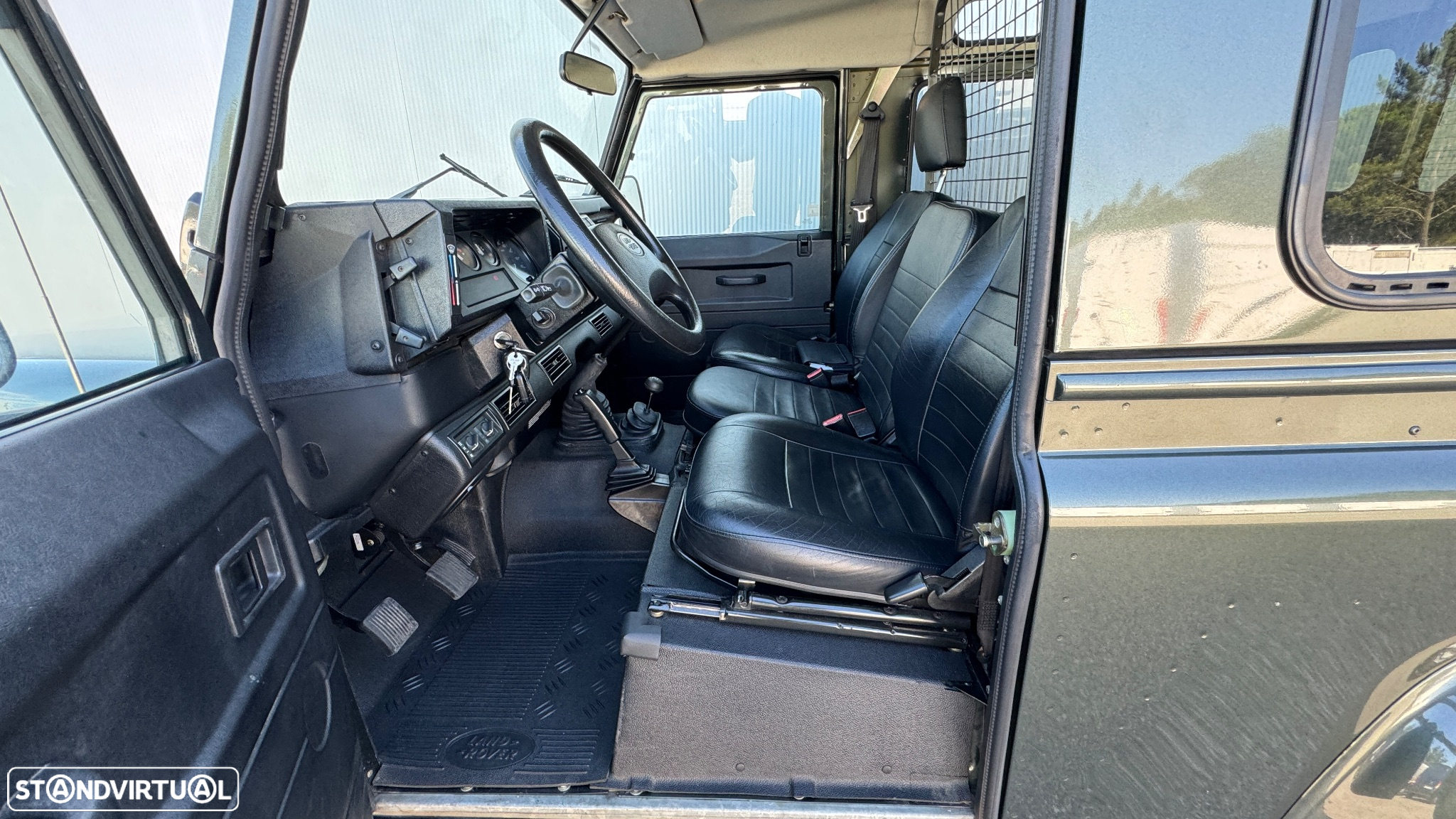 Land Rover Defender 90 SW 2.5 Td5 SE - 10