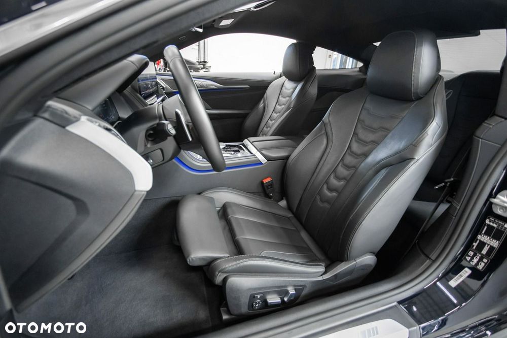 BMW Seria 8 M850i xDrive - 25