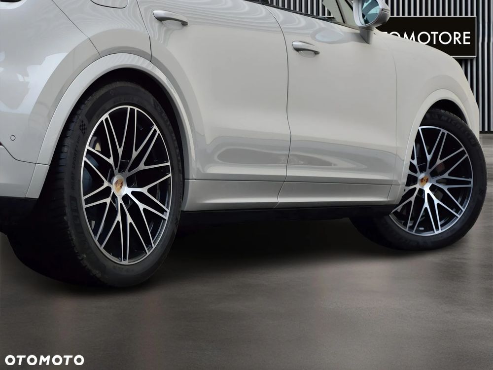 Porsche Cayenne E-Hybrid PHEV - 11