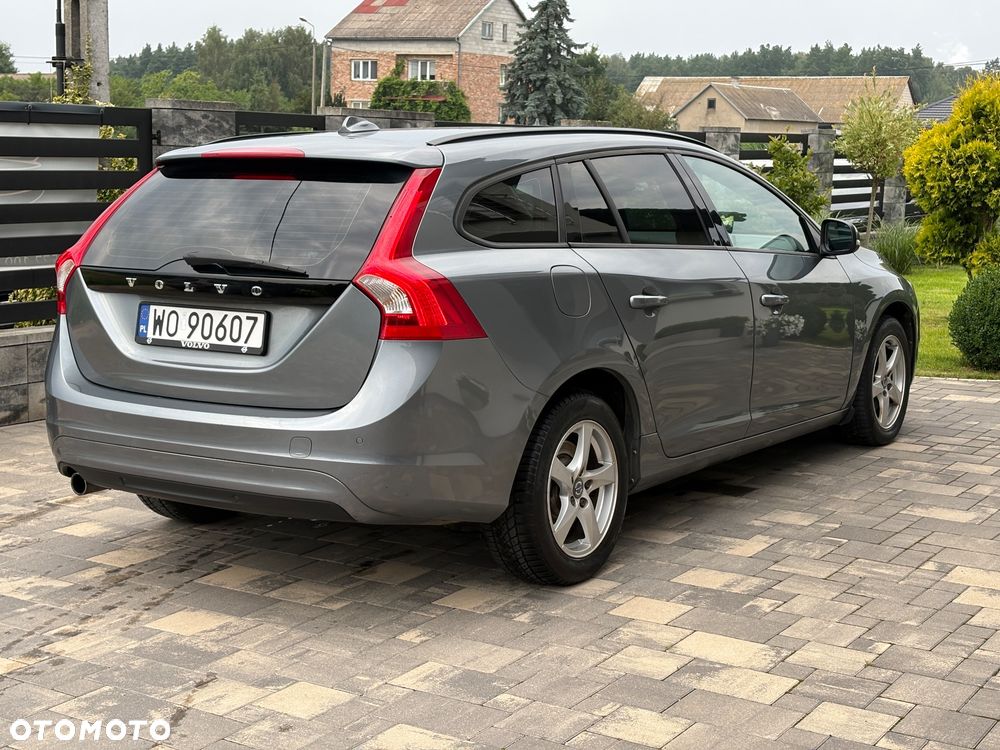 Volvo V60 D2 Drive-E Momentum - 11