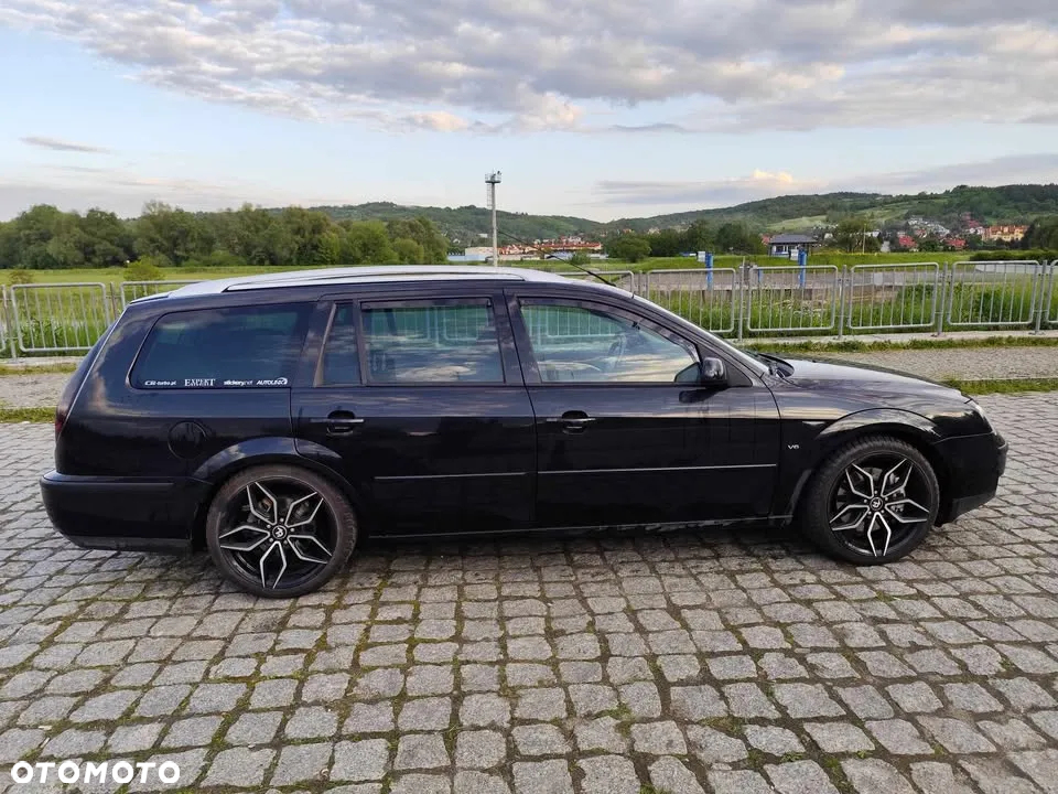 Ford Mondeo 2.5 V6 Trend - 5
