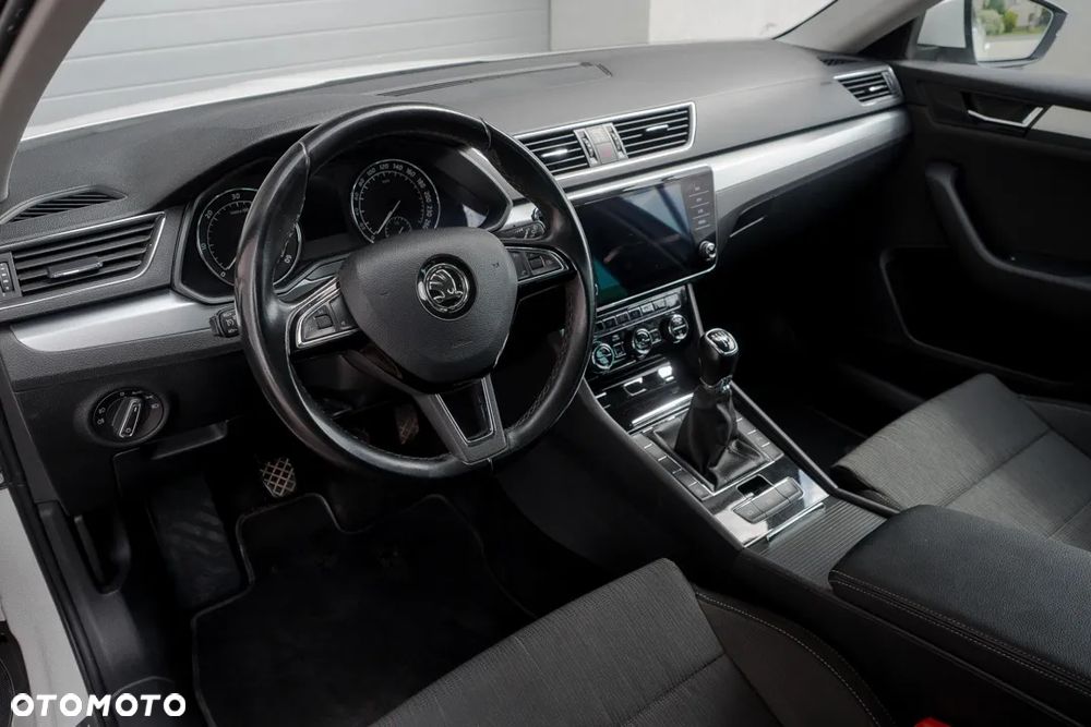 Skoda Superb 1.6 TDI Ambition - 15