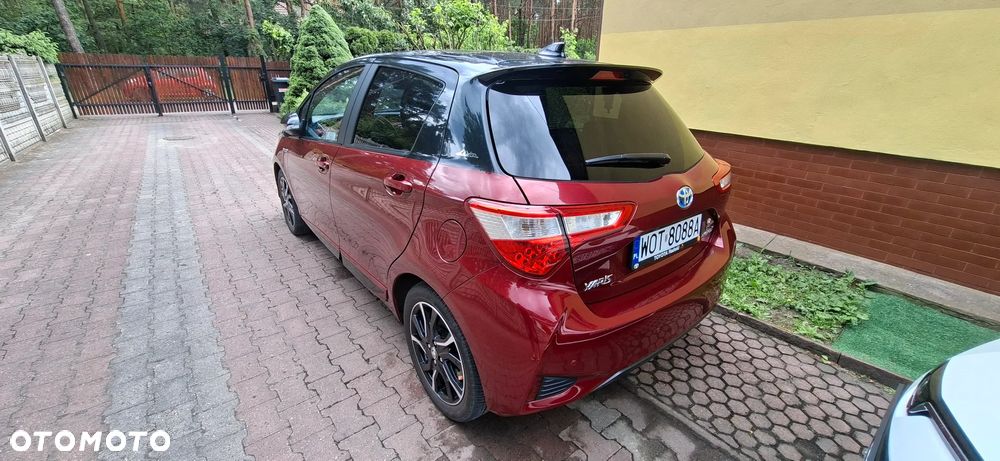 Toyota Yaris Hybrid 100 Selection Passion - 8