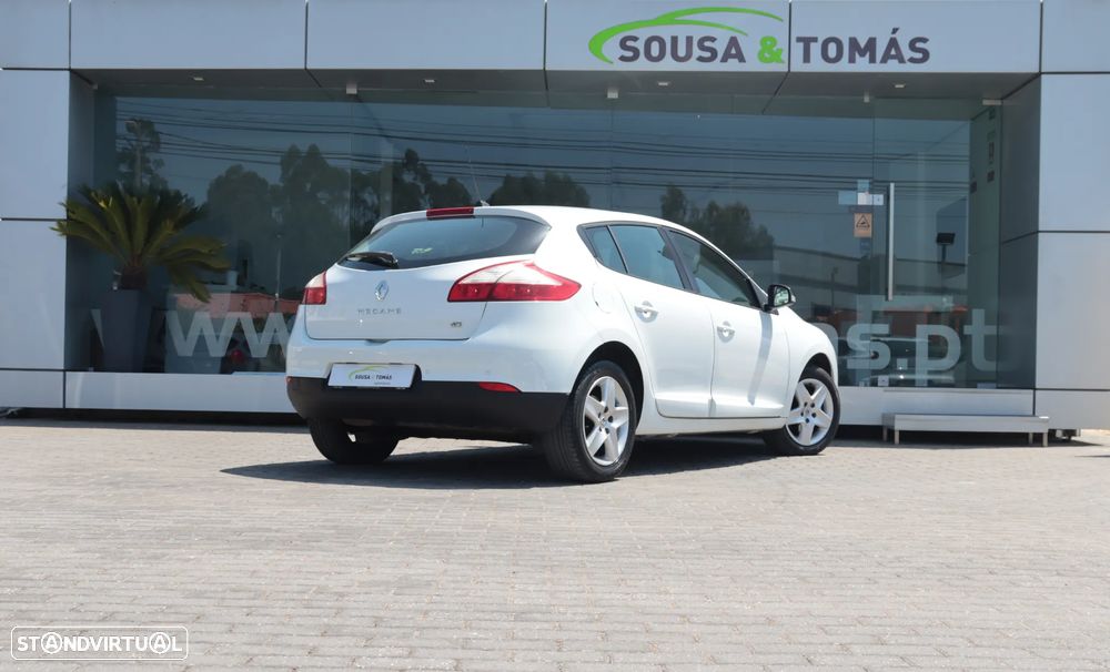 Renault Mégane 1.5 dCi Dynamique SS - 4