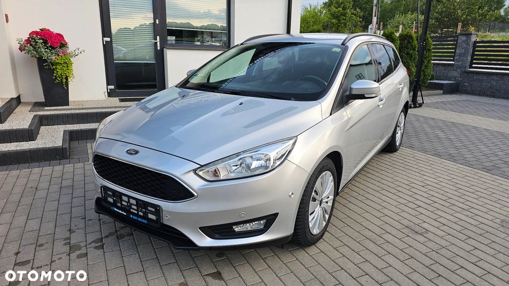 Ford Focus 1.5 EcoBlue STart-Stopp-System TITANIUM - 4