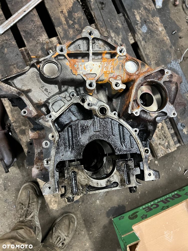 Blok silnika Land Rover Discovery 3 2.7tdv6 - 7