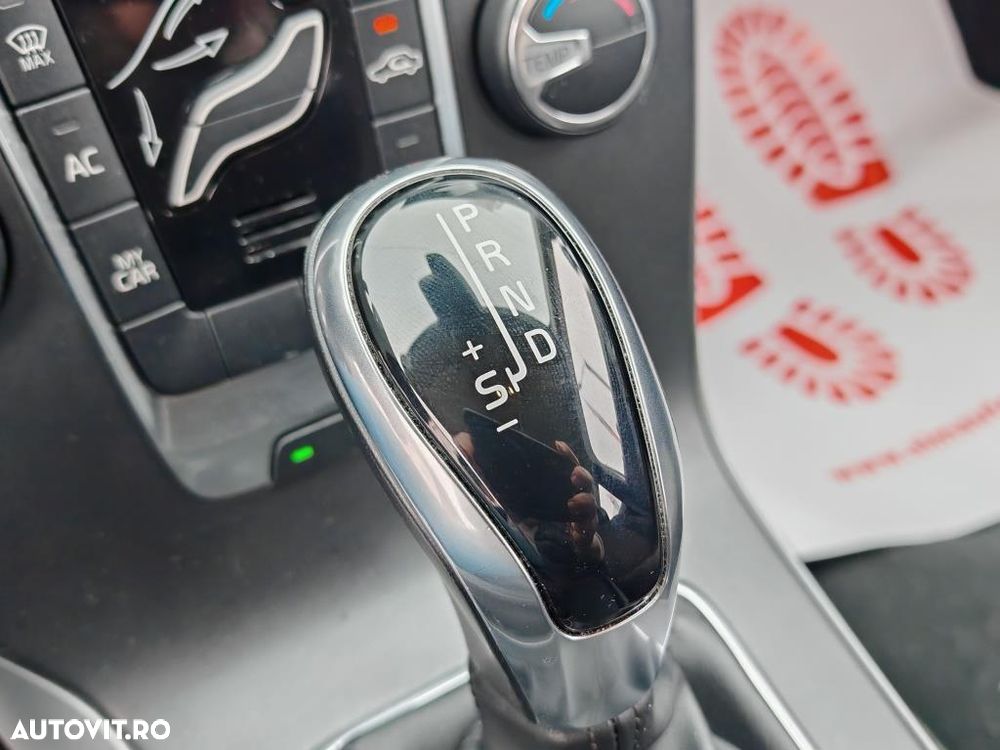 Volvo V40 D2 DRIVe Aut. Momentum - 14