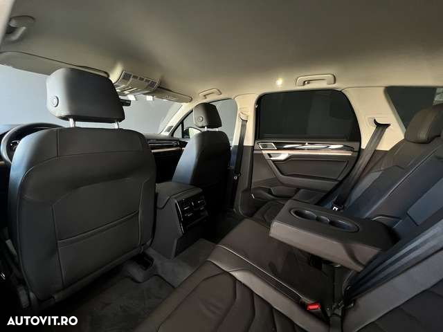 Volkswagen Touareg - 10