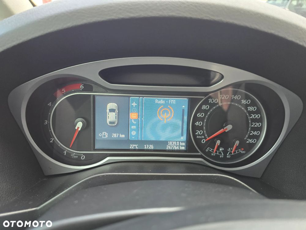 Ford Galaxy 2.2 TDCi Ghia - 11