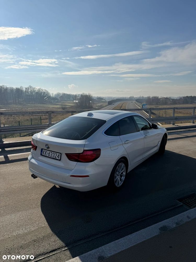 BMW Seria 3 320d Luxury Line - 26