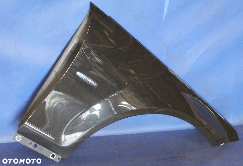 BŁOTNIK PRZÓD PRAWY MERCEDES W204 - 2