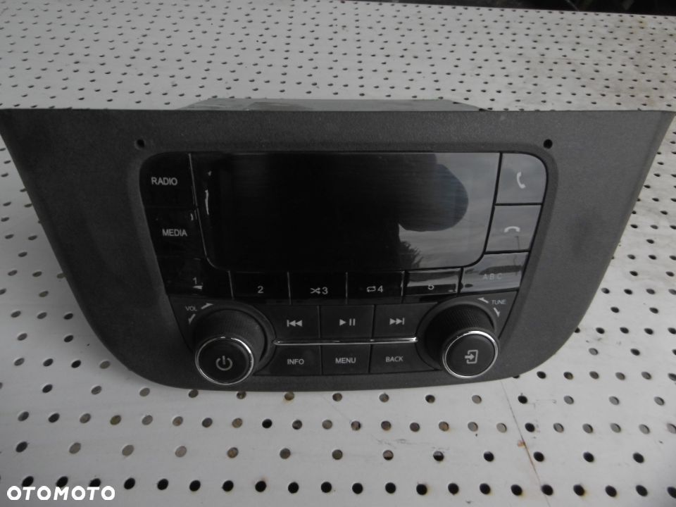 RADIO IVECO DAILY - 1