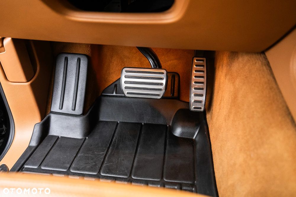 Porsche Cayenne Turbo - 16
