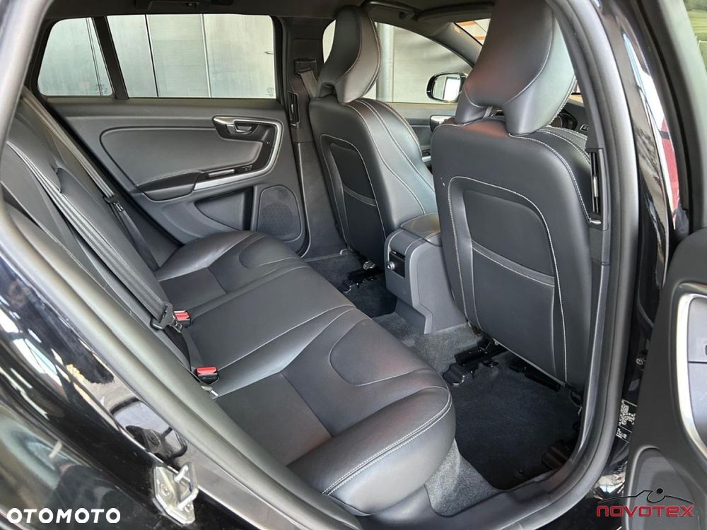 Volvo V60 T3 Momentum - 16