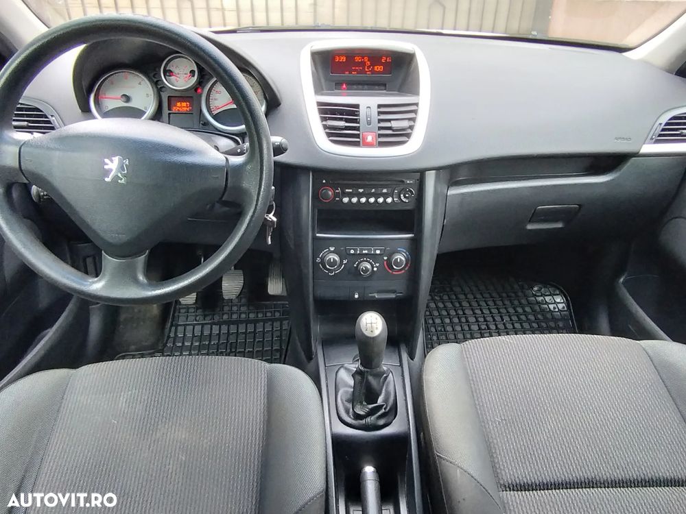 Peugeot 207 1.6 HDI Premium - 6