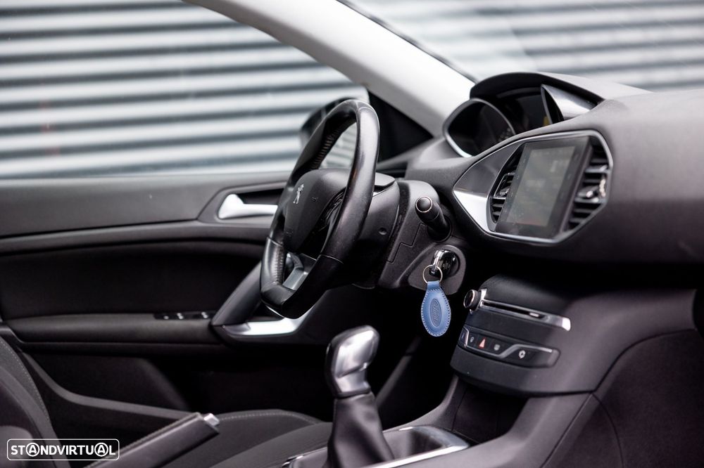 Peugeot 308 SW 1.6 BlueHDi Active - 11