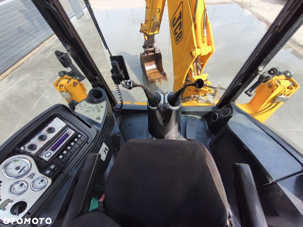 JCB 3CX - 8