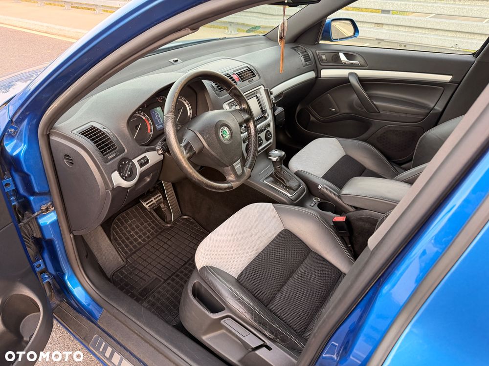 Skoda Octavia 2.0 TDI DPF RS DSG - 10