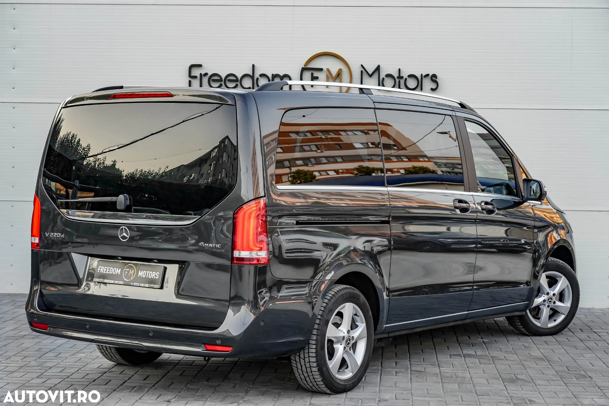 Mercedes-Benz V 250 d extralang 4Matic 9G-TRONIC Avantgarde Edition 2023 - 4