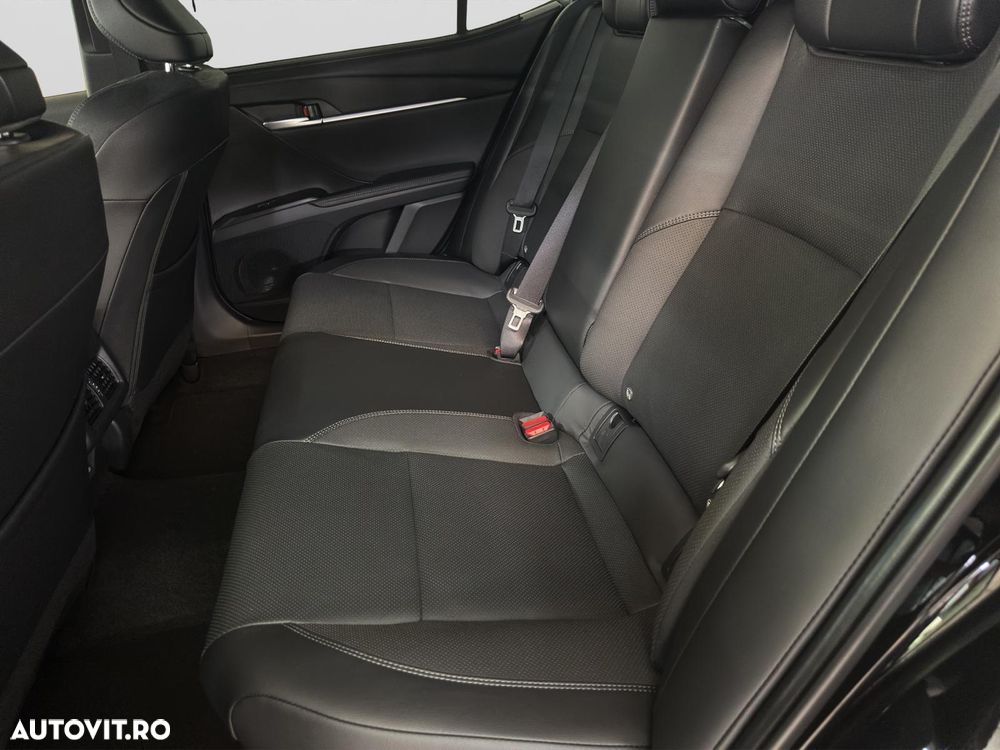 Toyota Camry 2.5 HEV Luxury - 11