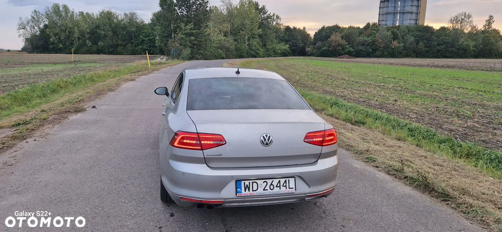 Volkswagen Passat - 4