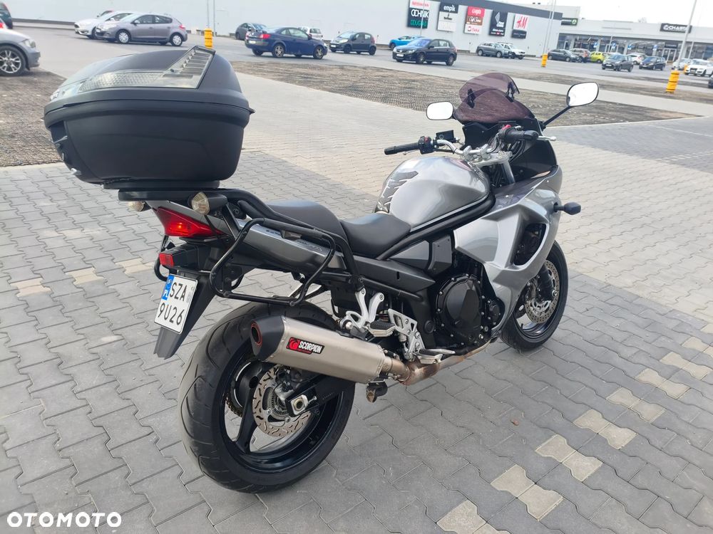 Suzuki GSX - 2