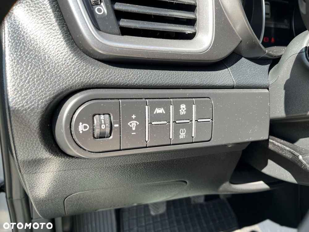 Kia Ceed - 23