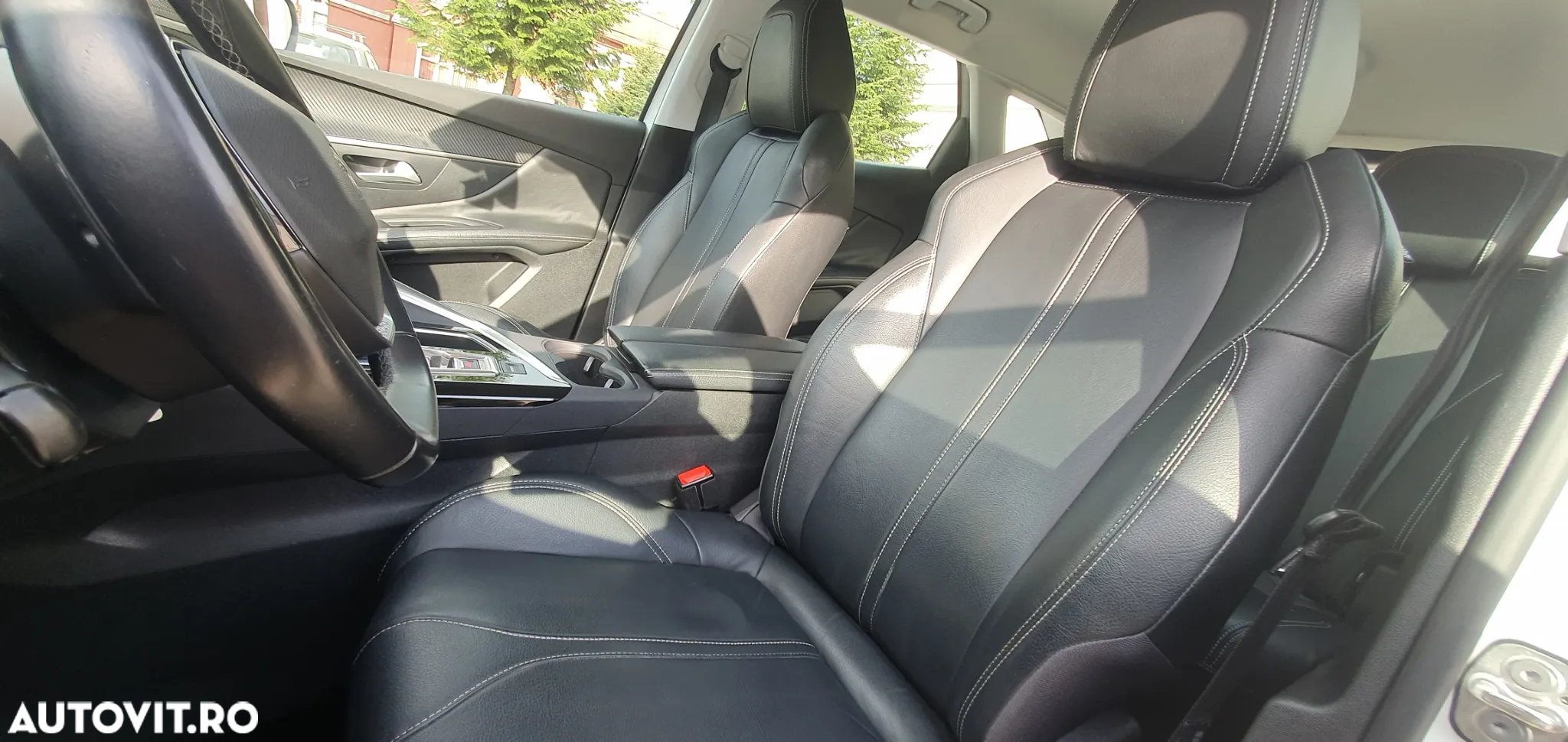 Peugeot 3008 PureTech 130 Stop & Start EAT6 Allure - 25