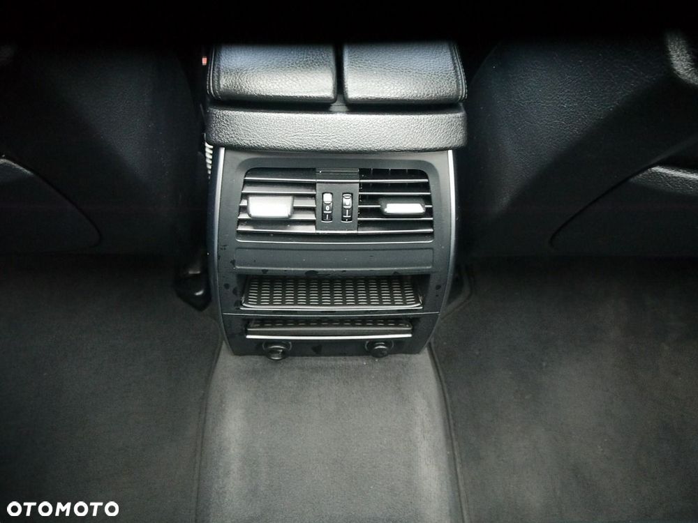 BMW 5GT - 29