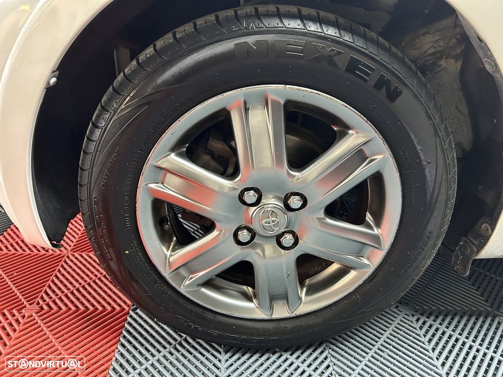 Toyota iQ 1.0 VVT-i - 13