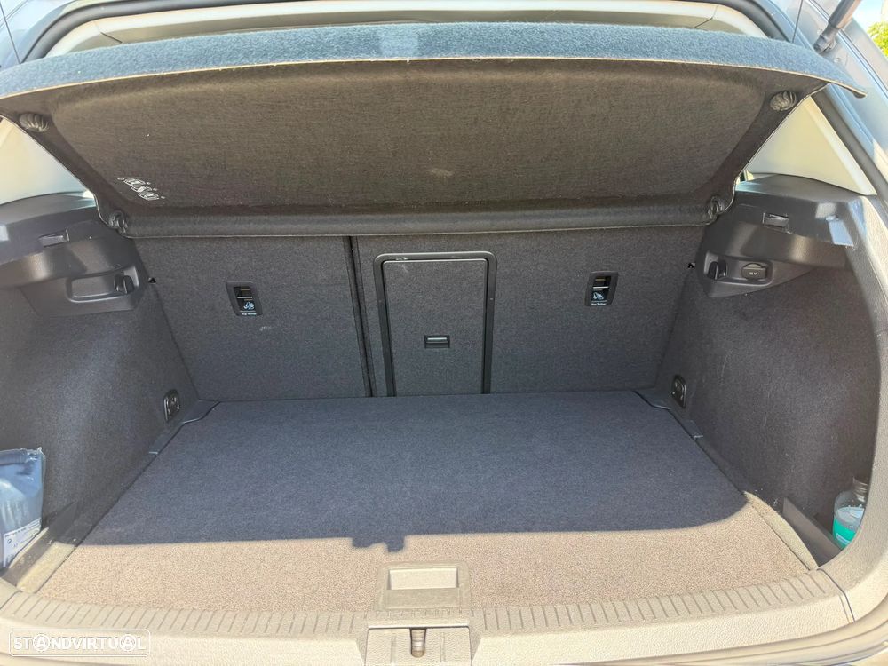 VW Golf 1.6 TDI Confortline DSG - 11